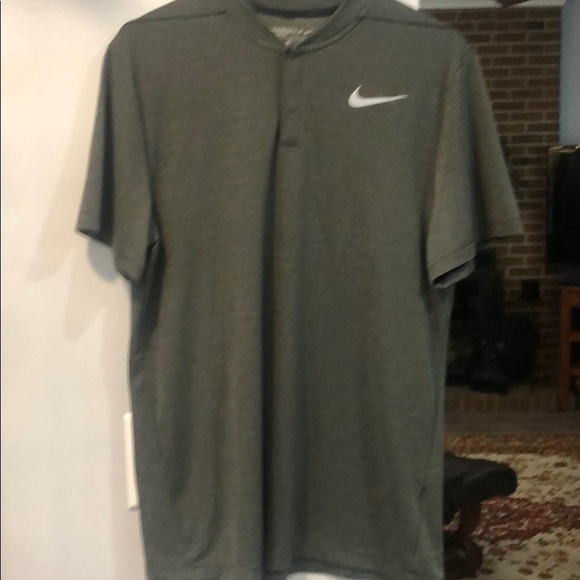 Nike Dry Fit Transition Collar Men’s Shirt - Picture 1 of 3
